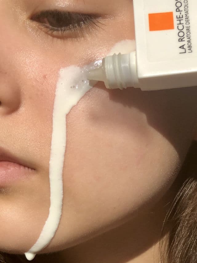 La Roche-Posay Anthelios Shaka Ultra-Light Facial Sun Cream SPF50 review photo by hina