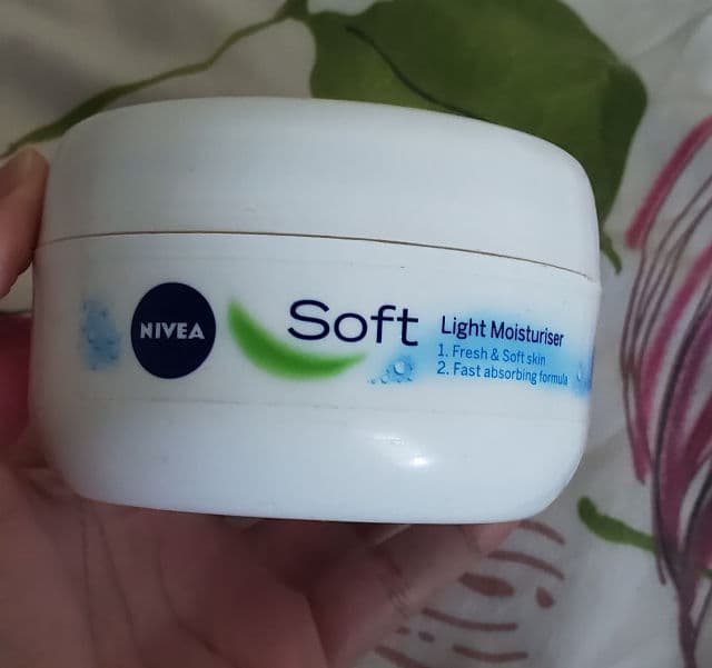 Nivea Soft Light Moisturizer review photo by hiraethsal