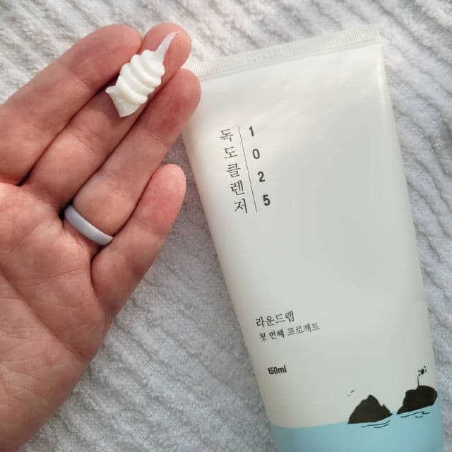 Round Lab 1025 Dokdo Cleanser review photo by hmpocketglam