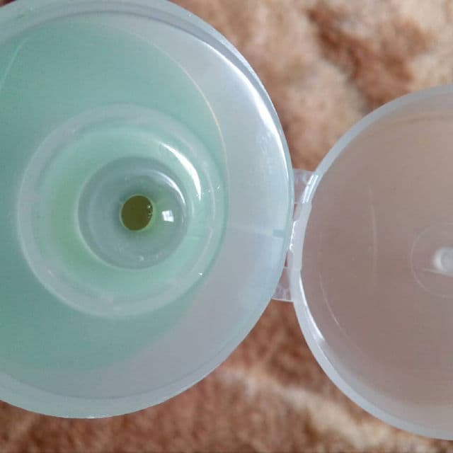 Simple Kind To Skin Refreshing Facial Wash review photo by ifanaamor89