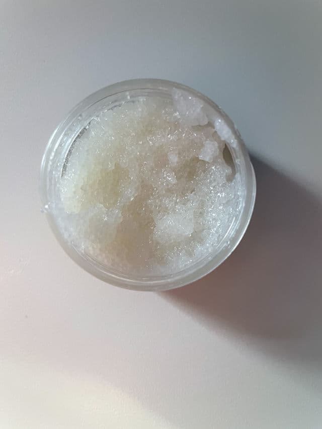 OUAI Scalp & Body Scrub review photo by ihearteverithing