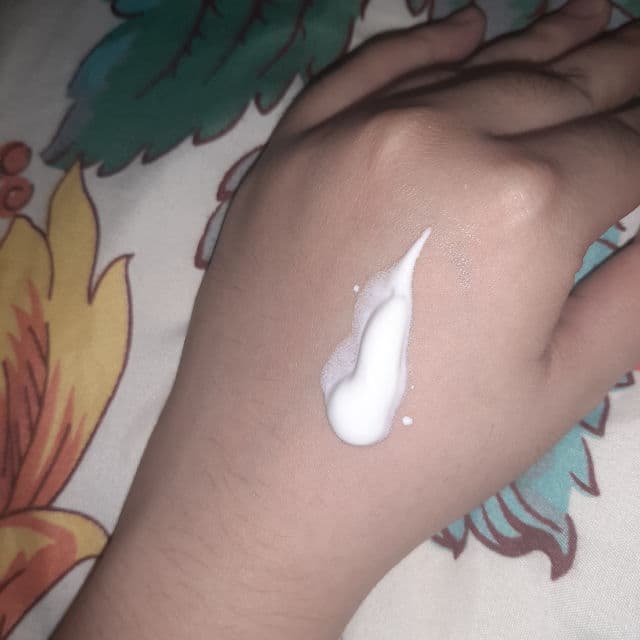 Belo Essentials SunExpert Face Cover SPF40 PA+++ review photo by vividauroras