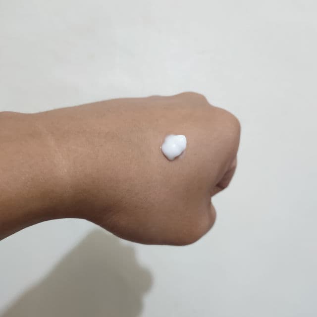 Rohto Melano CC Anti-Spot Moisture Cream review photo by skinvenue
