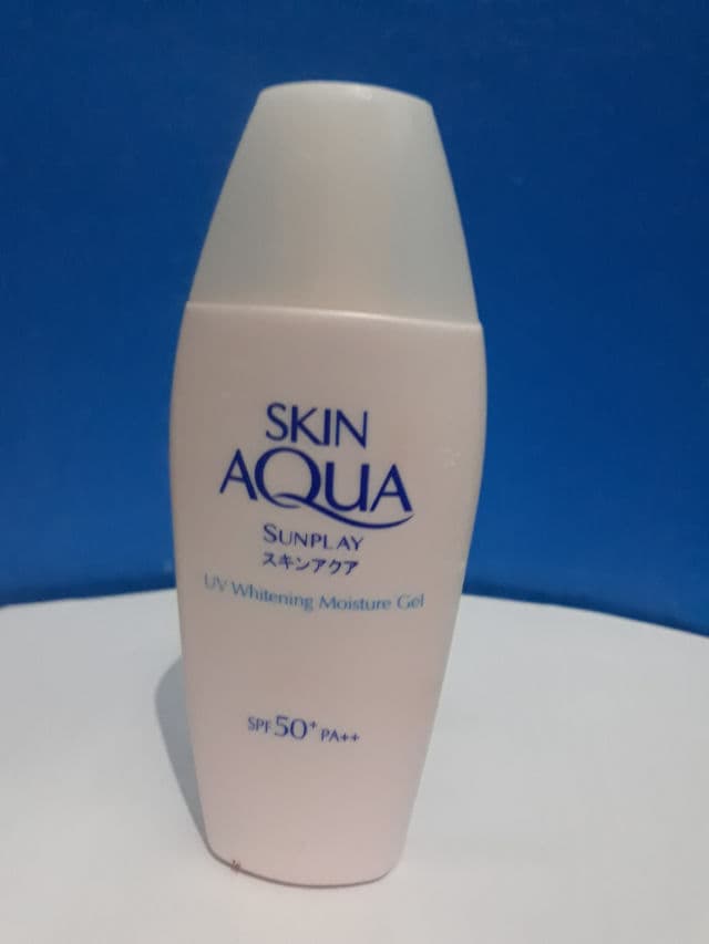 SKIN AQUA Sunplay UV Whitening Moisture Gel SPF 50 PA++ review photo by irfana