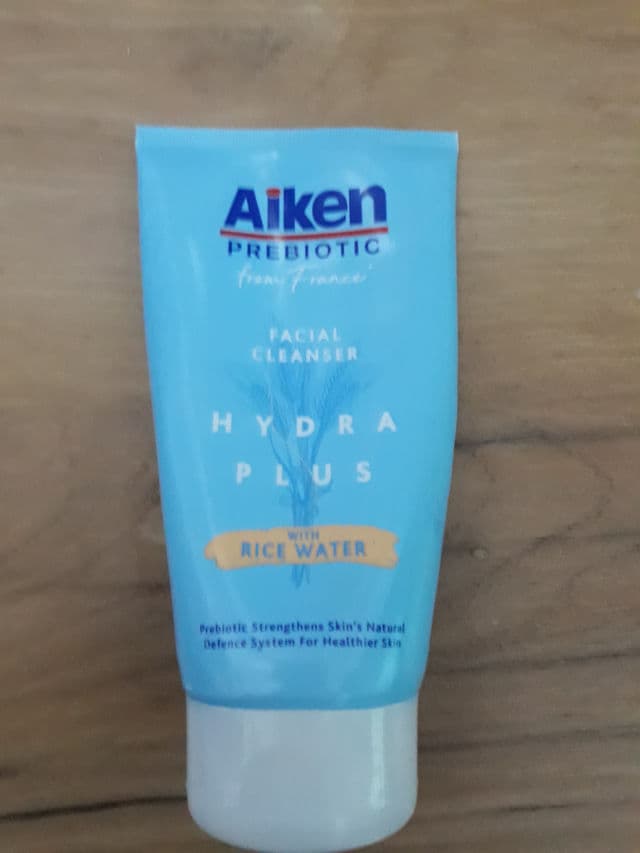 Aiken Prebiotic Hydra Plus Facial Cleanser  review photo by irfana
