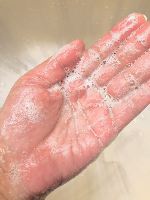BENTON Honest Cleansing Foam review photo by irisrubi