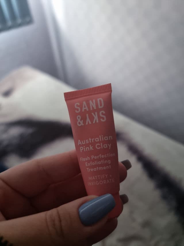 Sand & Sky Australian Pink Clay Flash Perfection Exfoliator review photo by izaKitty