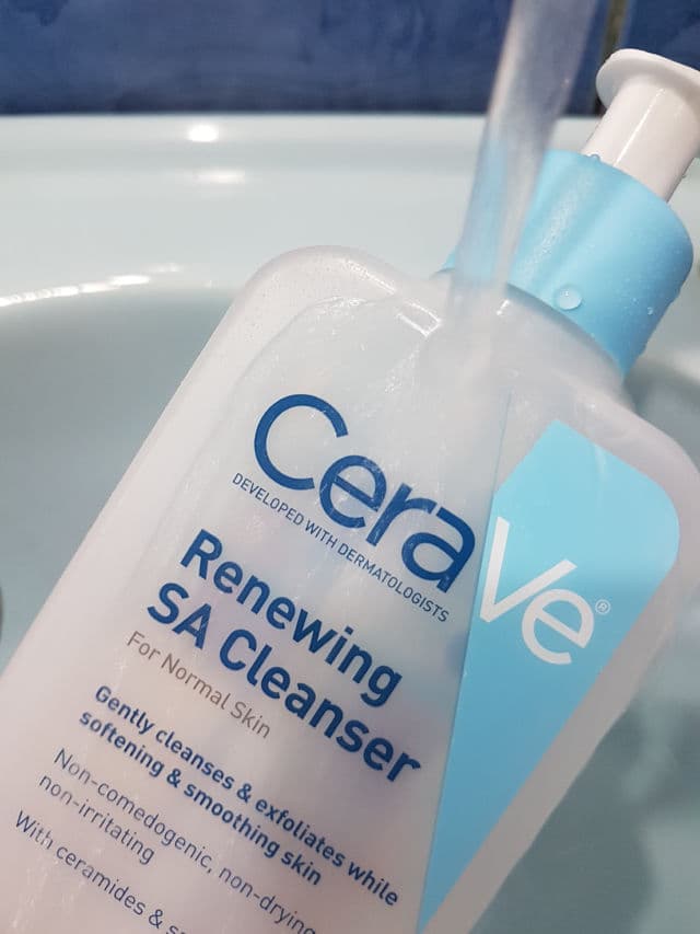 CeraVe Renewing SA Cleanser review photo by izmelexxie