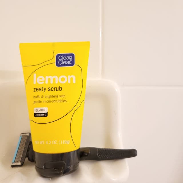 Clean & Clear Lemon Gel Facial Cleanser With Vitamin C review photo by jessjess