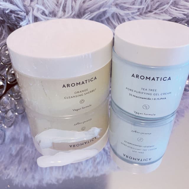 Aromatica Tea Tree Pore Purifying Gel Cream 5% Niacinamide + 0.1% PHA review photo by joannebsimpson