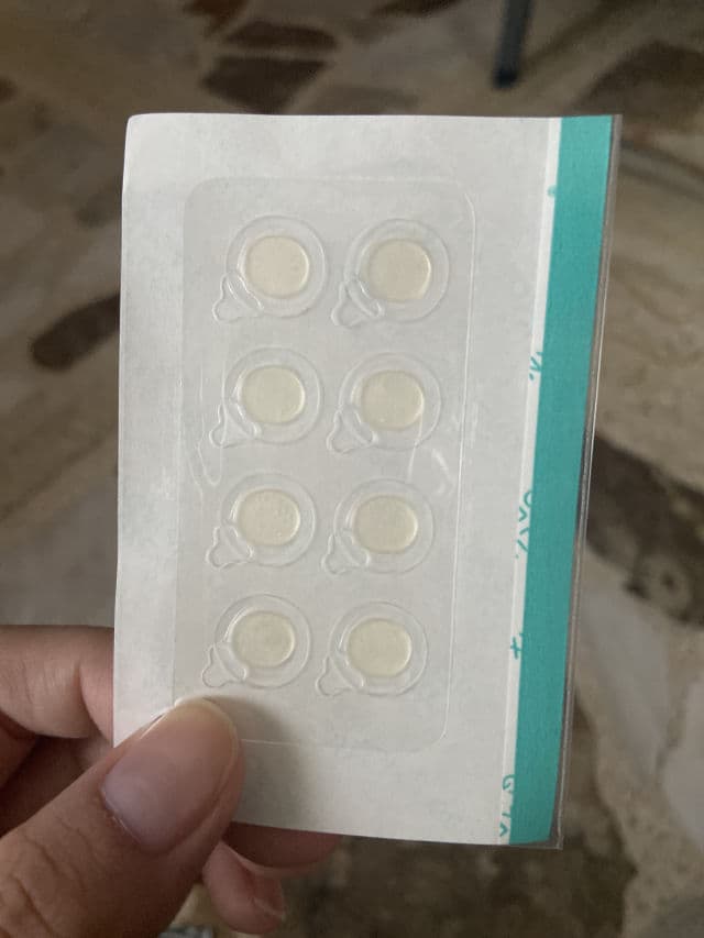 Luxe Organix Hydrocolloid Acne Patch Night Time review photo by johannajeanne