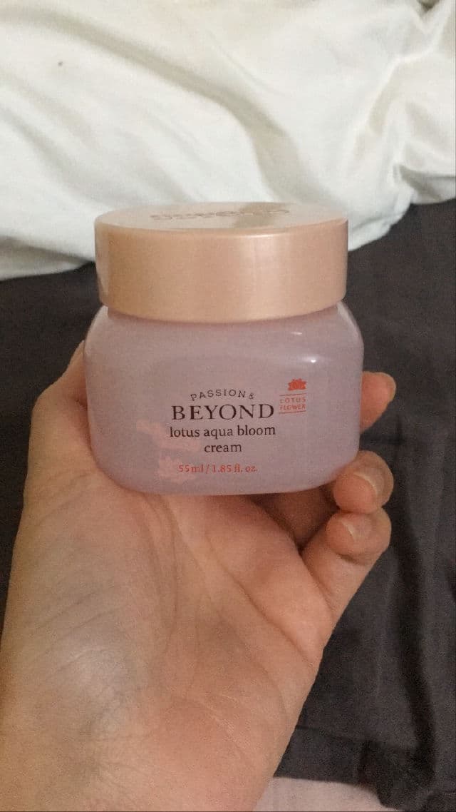 Beyond Lotus Aqua Bloom Cream review photo by jsloveskincare
