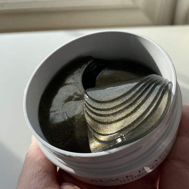 Petitfee Black Pearl & Gold Hydrogel Eye Patch review photo by justgoodgoodies