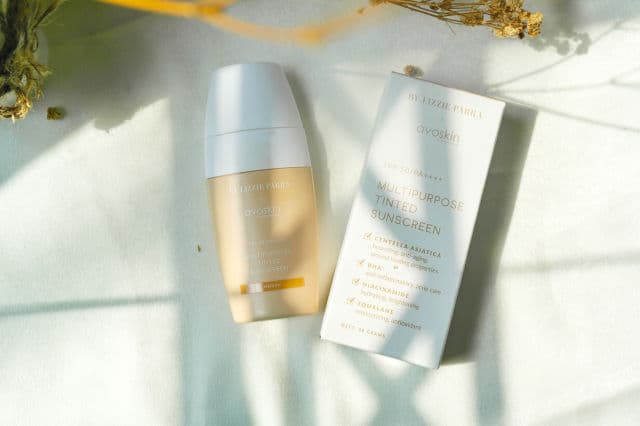 Avoskin BLP X Avoskin Multipurpose Tinted Sunscreen review photo by kacamatahayuni