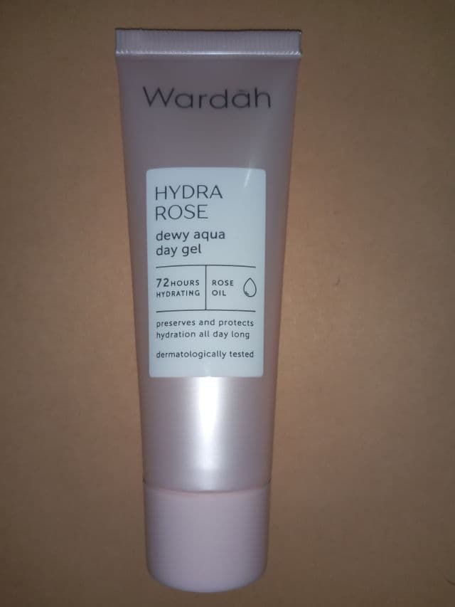 Wardah Hydra Rose Dewy Aqua Day Gel review photo by kansha