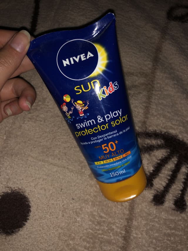 Nivea Kids Swim & Play Sun Lotion SPF50+ review photo by karensu2912