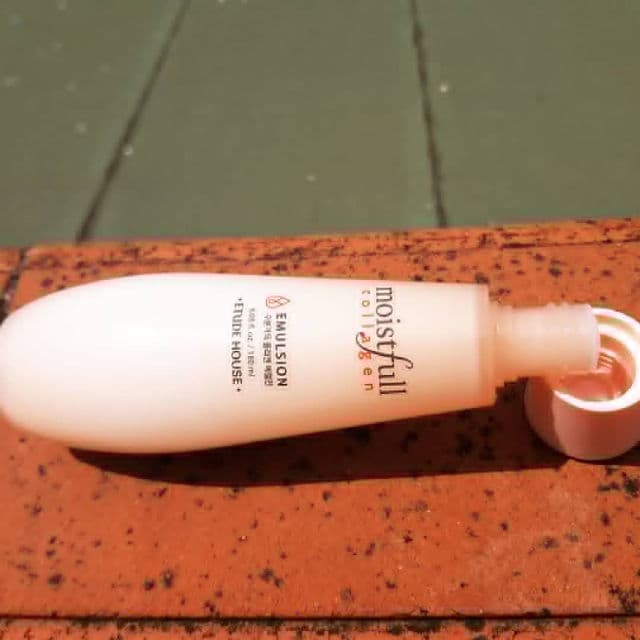 ETUDE Moistfull Collagen Emulsion review photo by kbeautycuore