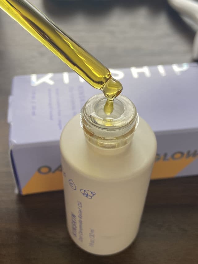 Kinship Vitamin C Oat Ceramide Face Oil review photo by kelsbeaut