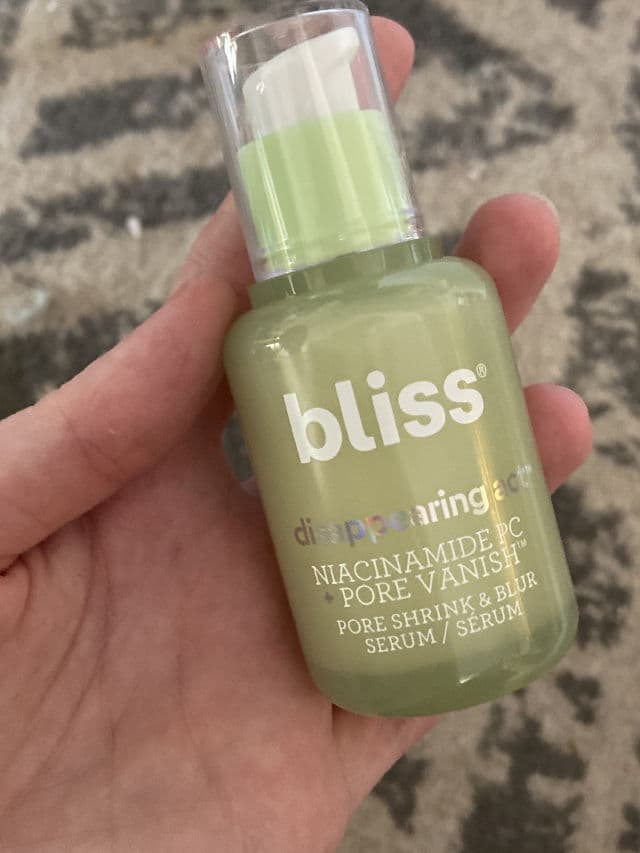 Bliss Disappearing Act Niacinamide PC + Pore Vanish™ Pore Shrink & Blur Serum review photo by kelsbeaut