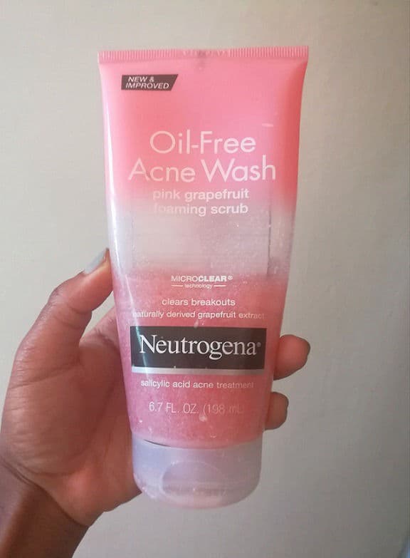 Neutrogena Oil-Free Acne Wash Pink Grapefruit Foaming Scrub review photo by kruiseee