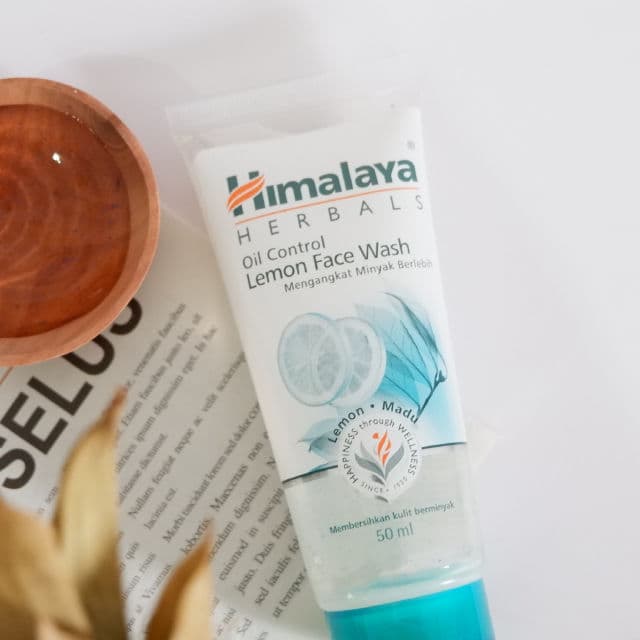Himalaya Oil Clear Lemon Face Wash review photo by kurniaashari