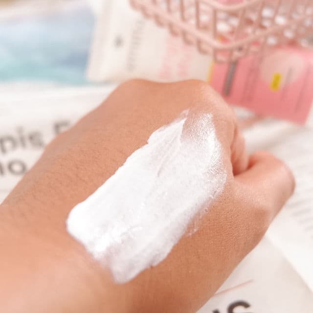 Emina Bright Stuff Moisturizing Cream review photo by kurniaashari