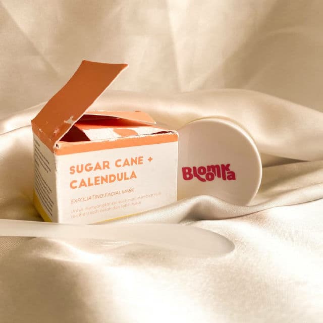 Bloomka Calendula + Sugar Cane Exfloating Mask review photo by adelaidegina