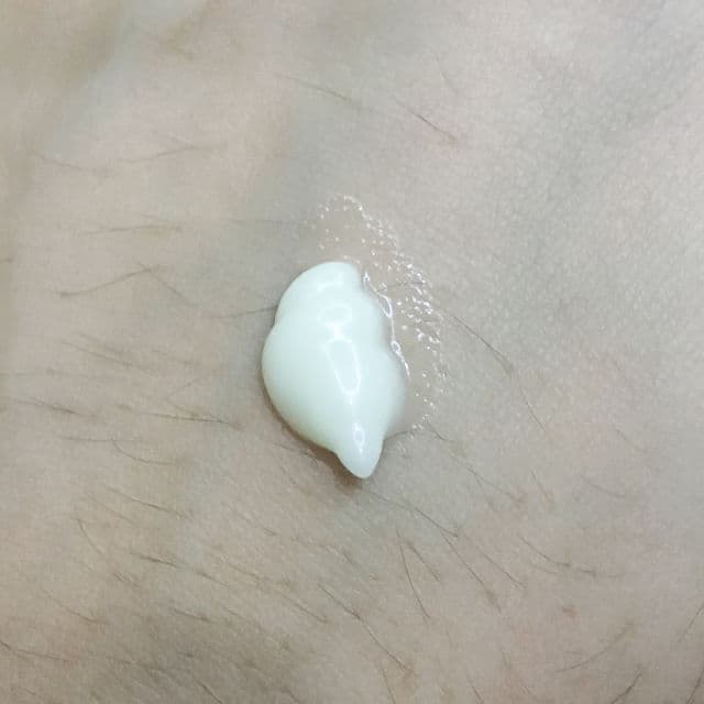 Luxe Organix SPF 50+ PA+++ UVA/UVB Protection Aqua Daily Sunscreen review photo by kylepaiso