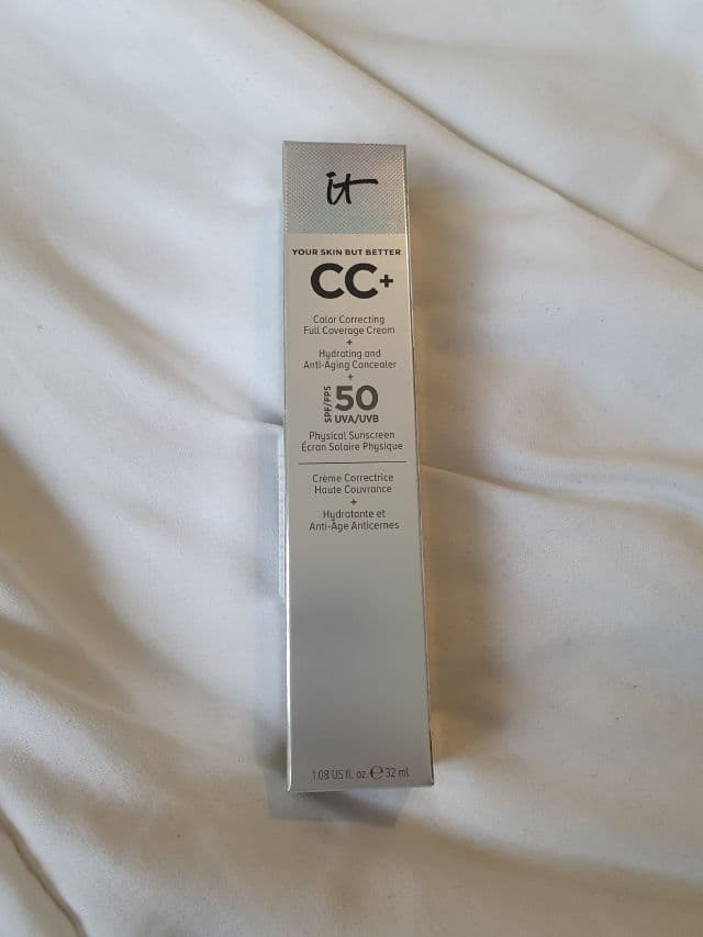 It Cosmetics Bye Bye Foundation Full-Coverage Moisturizer with SPF 50+ review photo by kyliesfreebieclub