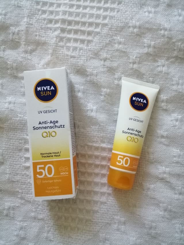 Nivea Sun UV Face Q10 Anti-Age & Anti-Pigments SPF50 review photo by lalemura