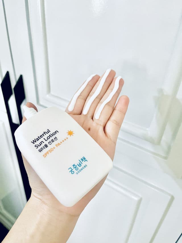 Goongbe Waterful Sun Lotion SPF50+ PA++++ review photo by lalune