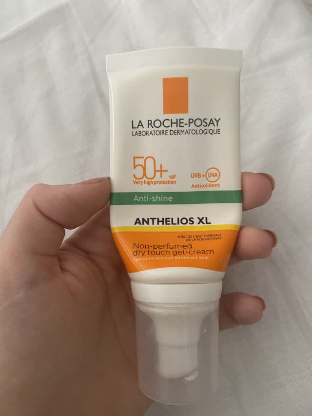 La Roche-Posay Anthelios XL Anti -Shine Dry Touch SPF 50+ review photo by larinka