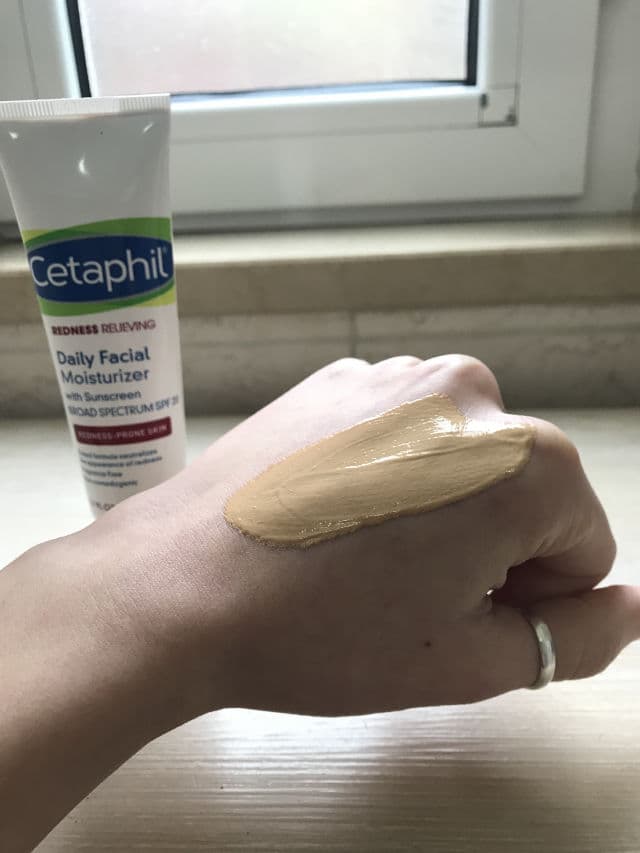 Cetaphil Redness Relieving Daily Facial Moisturizer with Sunscreen review photo by lauraamenichini