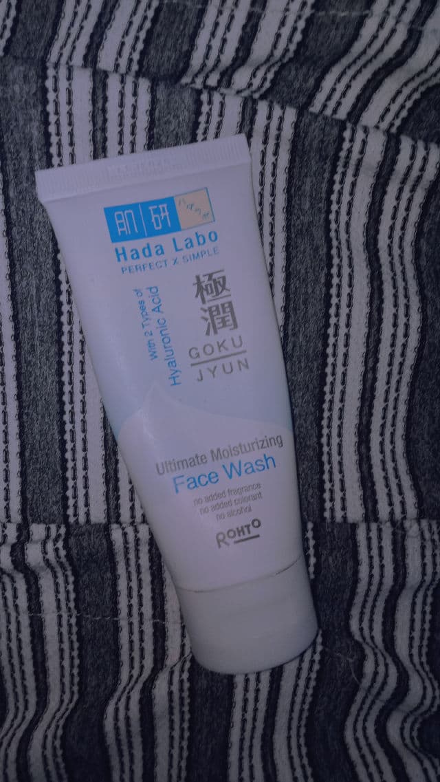 Hada Labo Gokujyun Ultimate Moisturizing Face Wash review photo by leonis