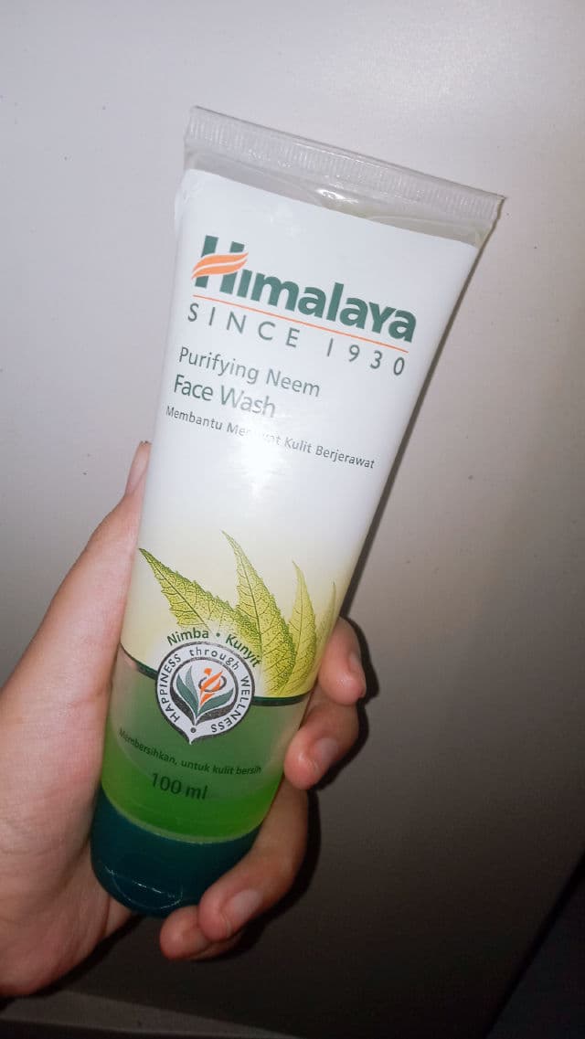 Himalaya Purifying Neem Face Wash review photo by leonis
