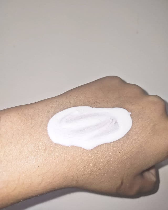 Avene Very High Protection Fluid Fragrance-Free SPF 50+ review photo by leviance