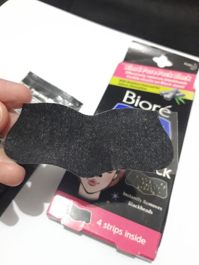 Biore Black Cleansing Strips Pore Pack review photo by clindamyskin