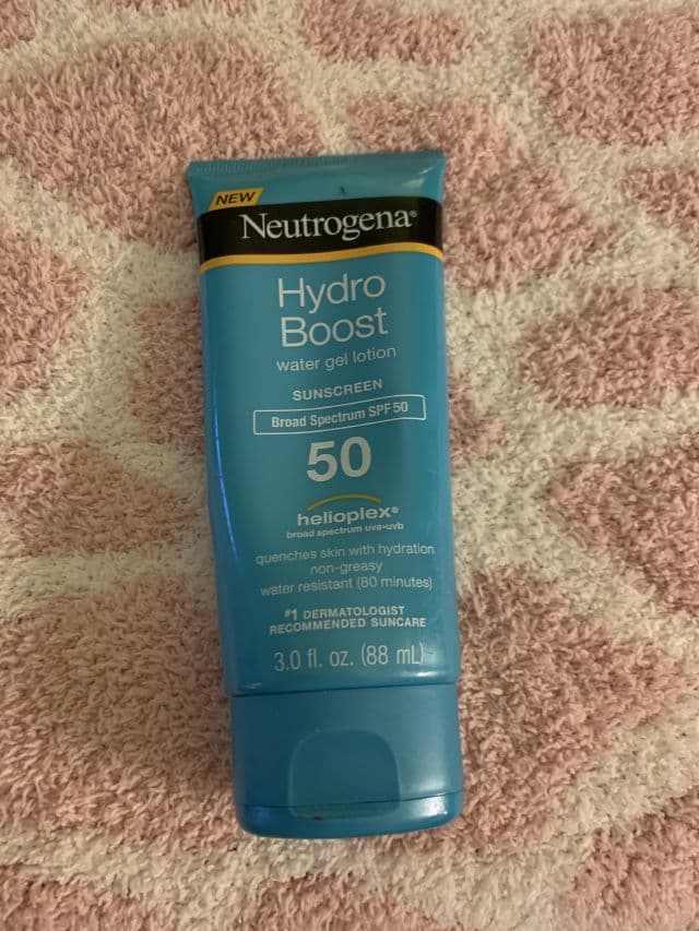 Neutrogena Hydro Boost Water Gel Lotion SPF 50 review photo by lizziemichelle