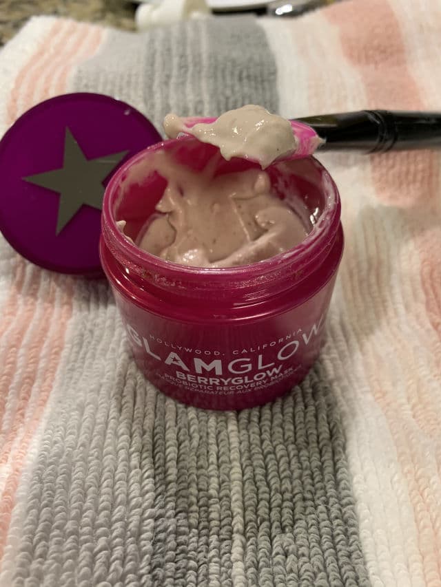 GlamGlow Berry Glow Probiotic Recovery Face Mask review photo by lizziemichelle