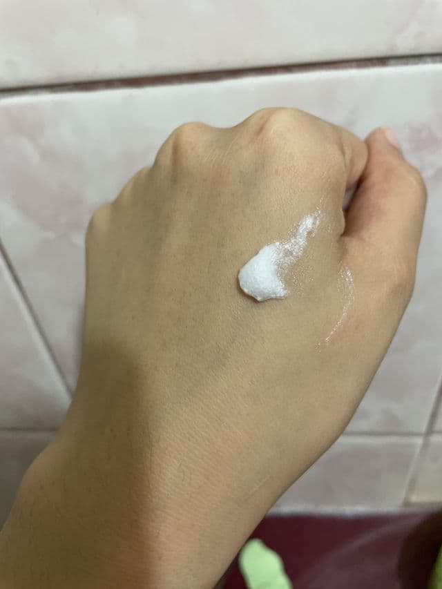 Hyaloo Glow Boost Foam Wash review photo by llana