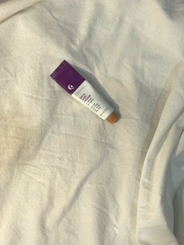 Glossier Berry Balm Dotcom review photo by skincarenectarine