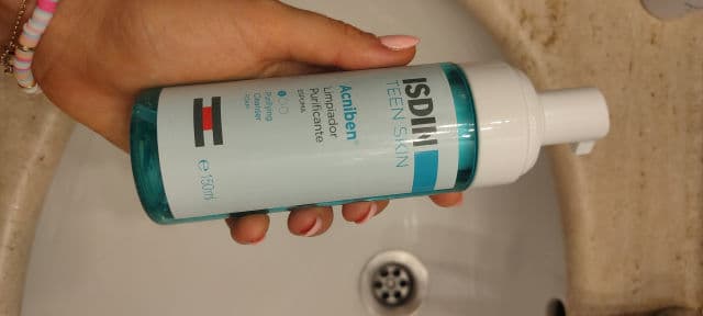 ISDIN Acniben Purifying Cleanser Foam review photo by lucicon