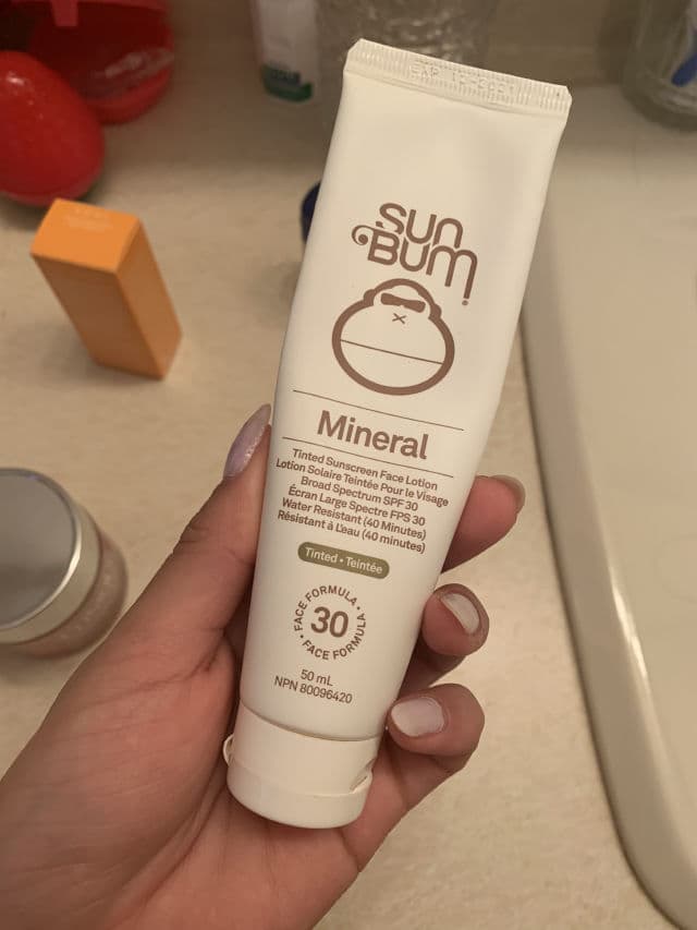 Sun Bum Mineral Sunscreen Face Tint SPF 30 review photo by lulupiment