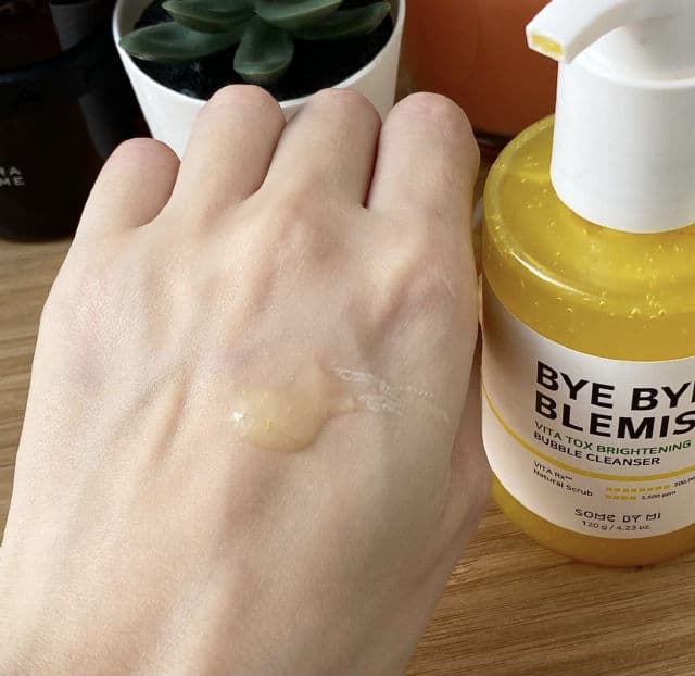 Some By Mi Bye Bye Blemish Vita Tox Brightening Bubble Cleanser review photo by lunablog