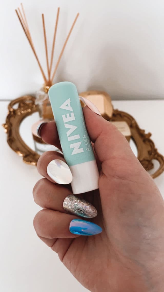 Nivea 2 in 1 Aloe Vera Caring Lip Scrub review photo by maddieinlondon11