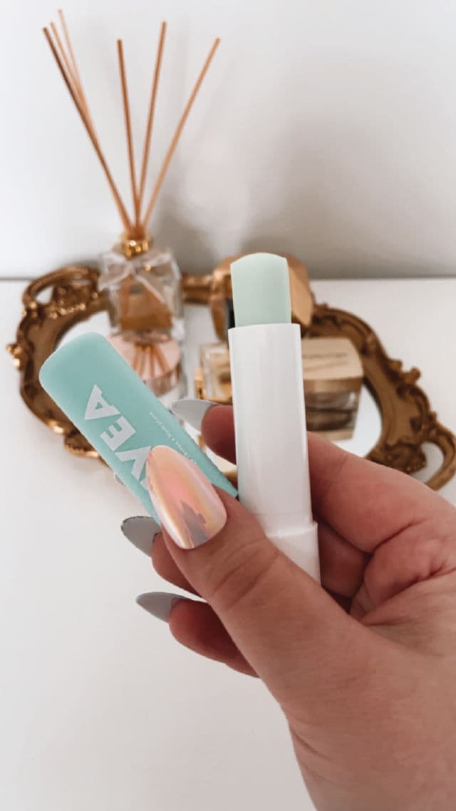 Nivea 2 in 1 Aloe Vera Caring Lip Scrub review photo by maddieinlondon11