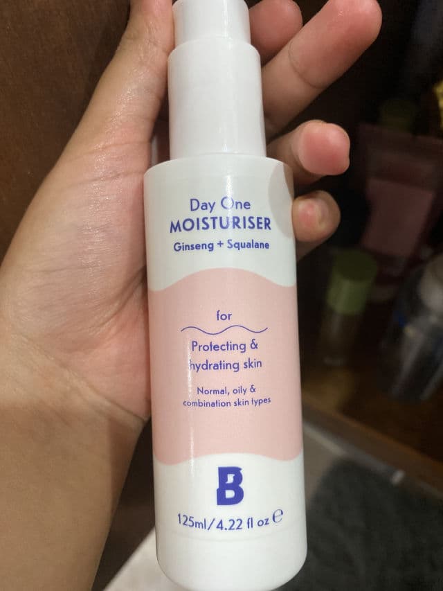 Beauty Bay Day One Moisturiser review photo by gogohealthyskin