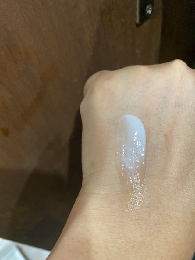 Beauty Bay Day One Moisturiser review photo by gogohealthyskin