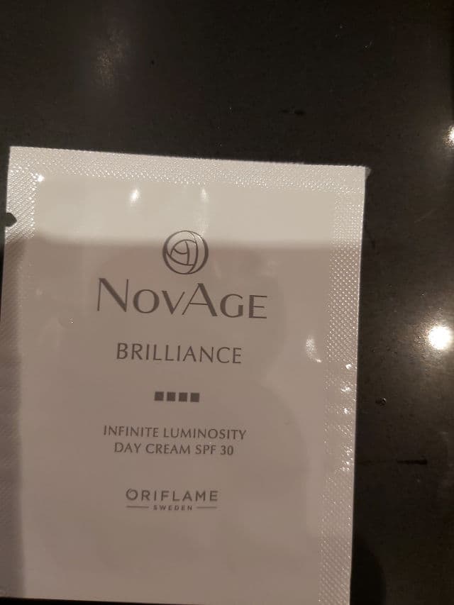 Oriflame NovAge Brilliance Infinite Luminosity Day Cream SPF30 review photo by marivi