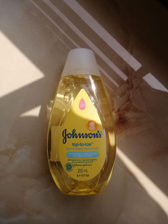 Johnson's Top-To-Toe Baby Bath review photo by meumeu